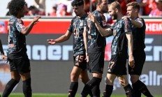 米兰体育网站入口-包含巴黎客场胜拜仁，小组头名一锤定音的词条