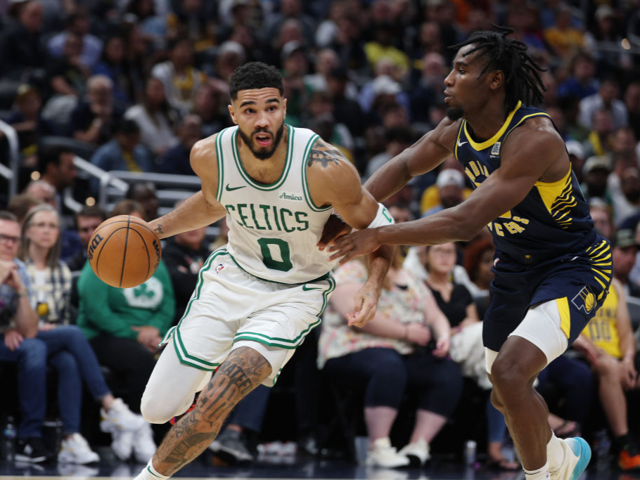 猛龙战胜凯尔特人,保持不败纪录 猛龙战胜凯尔特人,保持不败纪录