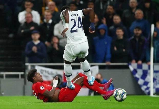 关于荷兰国家队大胜拉脱维亚，锁定欧洲杯资格的信息