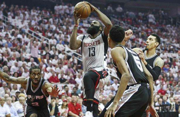 科隆球队临危受命,豪取三分 科隆球队临危受命,豪取三分